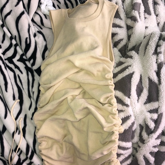 BRAND NEW - RUCHED DRESS - Picture 3 of 3